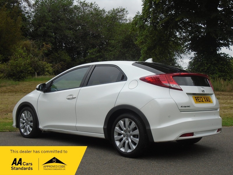 Honda Civic I-vtec Ex Gt White #3