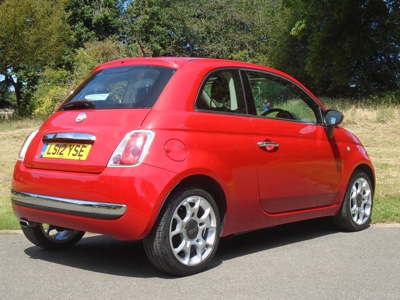 Fiat 500 Lounge Red #4