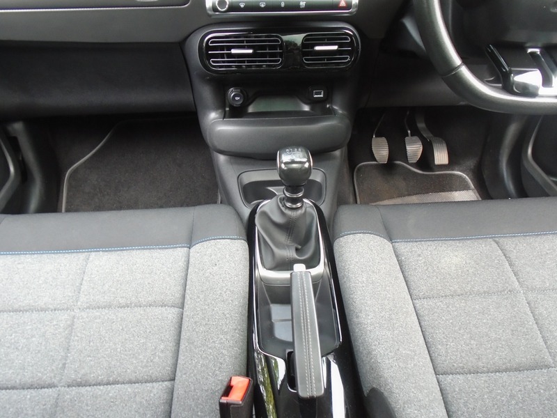 Citroen C4 Cactus 1.2 Puretech Flair 6 Speed Black #40