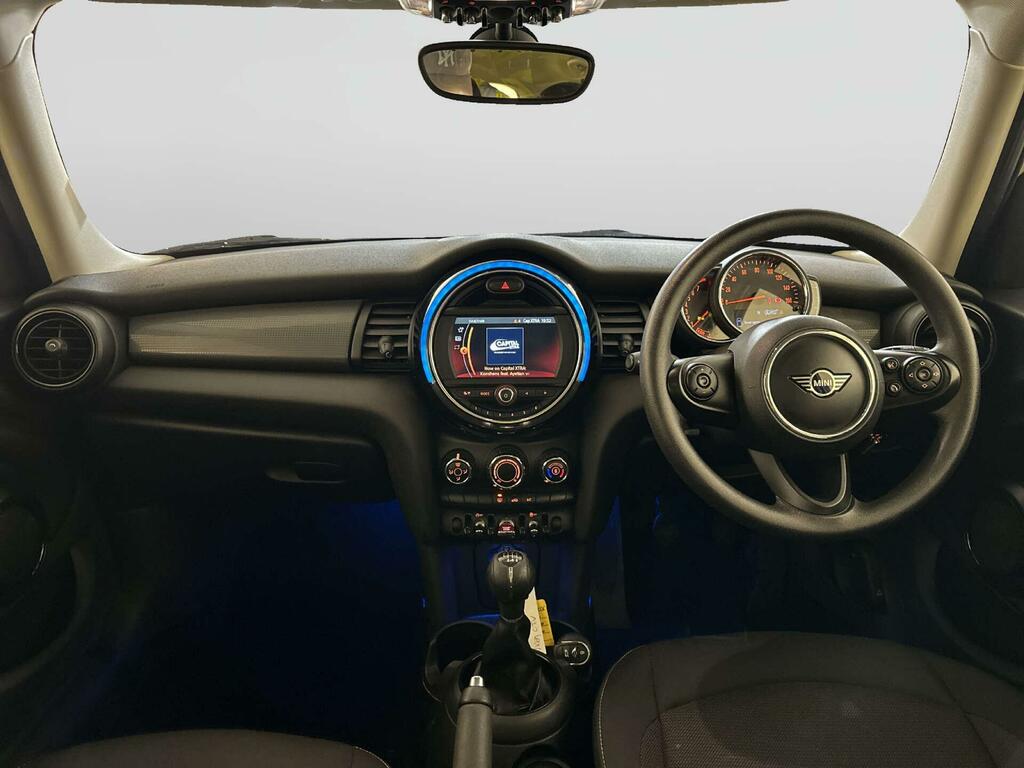 Mini Hatch 1.5 Cooper Classic Hatchback Eur White #2