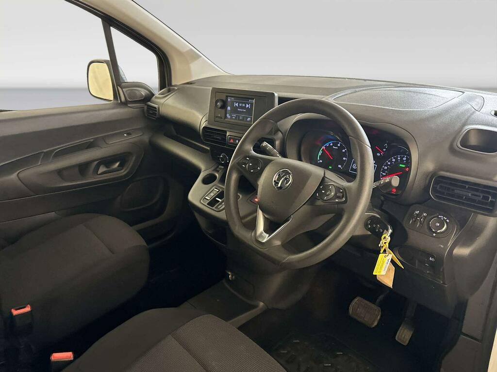 Vauxhall Combo-e Life 2300 50Kwh Dynamic Panel Van L1 DN71VMC White #2