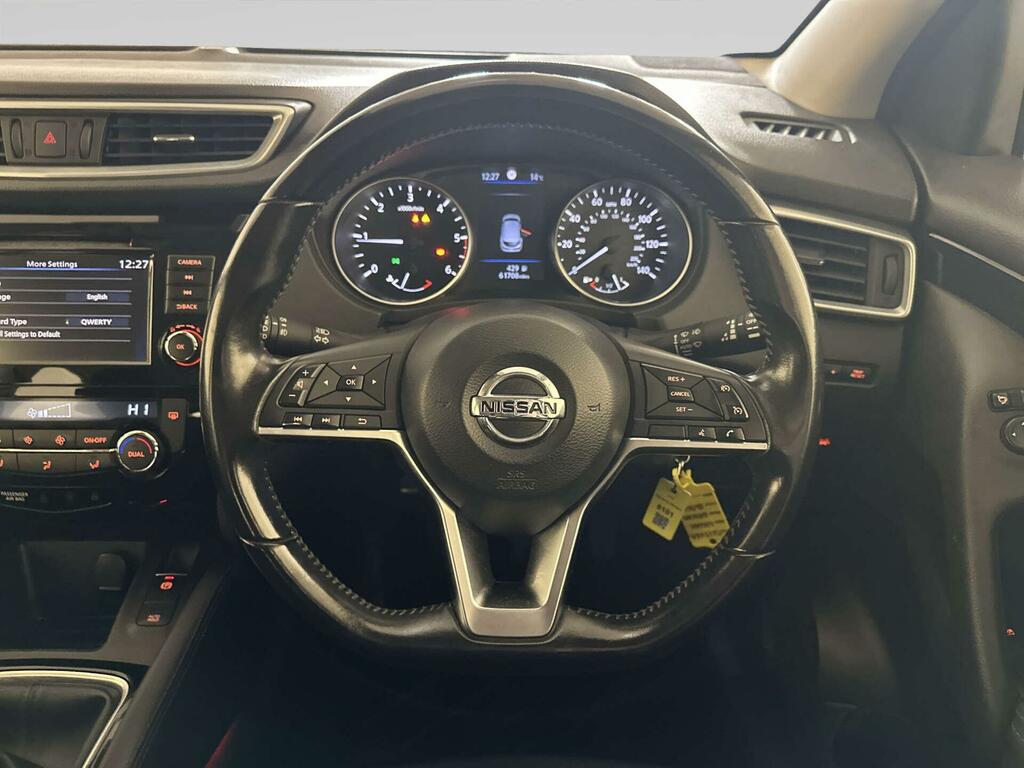 Nissan Qashqai 1.3 Dig-t Acenta Premium Black #14