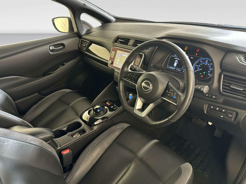 Nissan Leaf 39Kwh N-connecta Hatchback 150 White #13