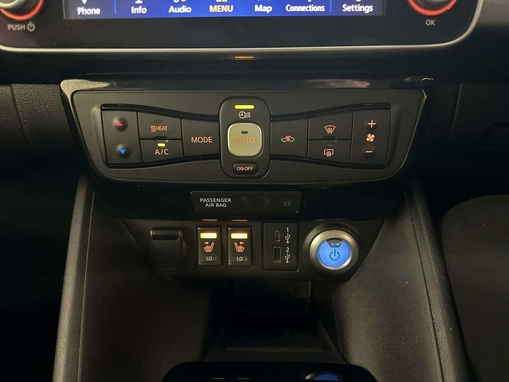 Nissan Leaf 39Kwh N-connecta Hatchback 150 White #22