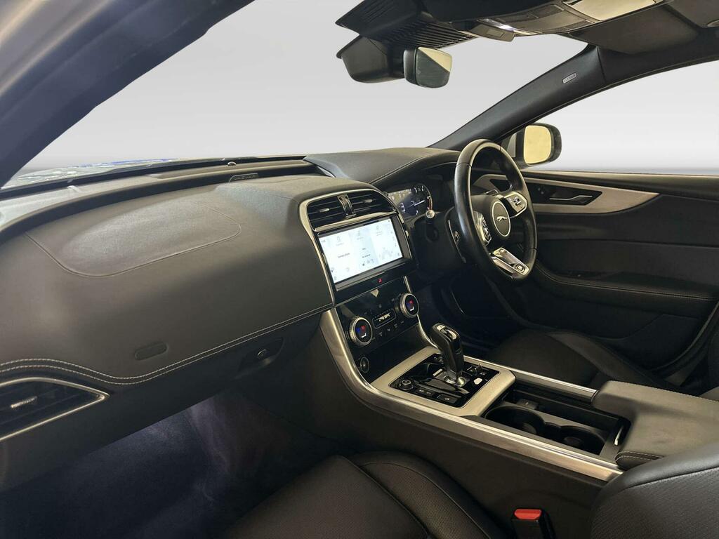 Jaguar XE 2.0 D200 R-dynamic Se Black Grey #10