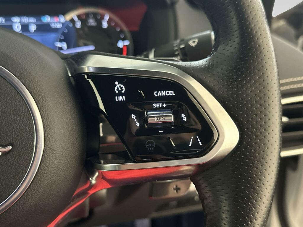 Jaguar XE 2.0 D200 R-dynamic Se Black Grey #17