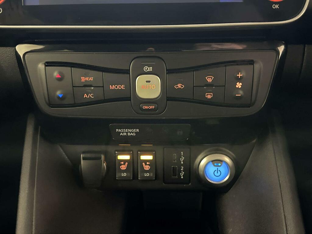 Nissan Leaf Hatchback E 160Kw E N-connecta Blue #22