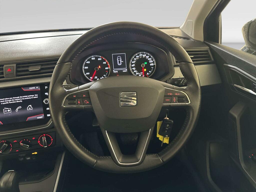 Seat Arona White #14