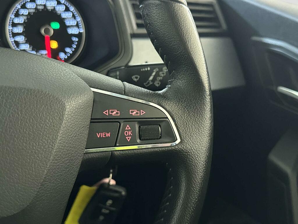 Seat Arona White #17