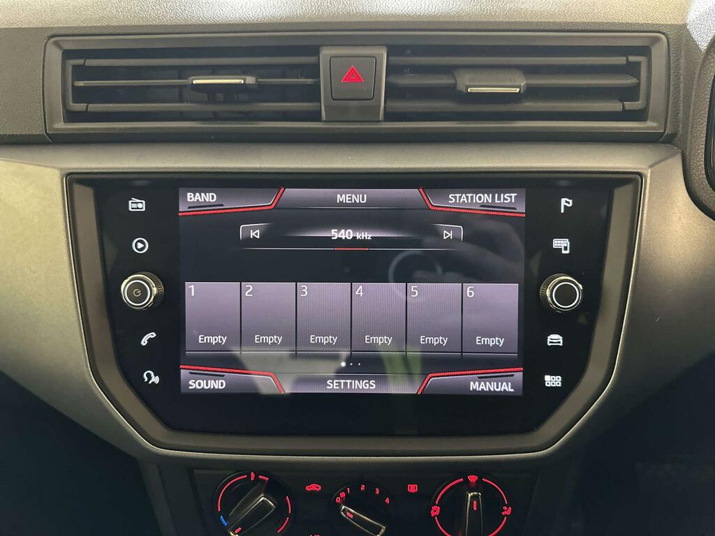 Seat Arona White #20