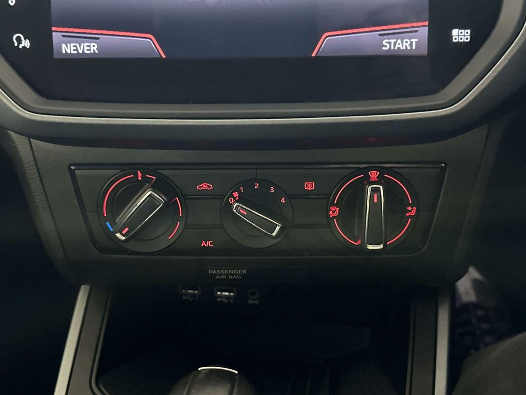 Seat Arona White #21