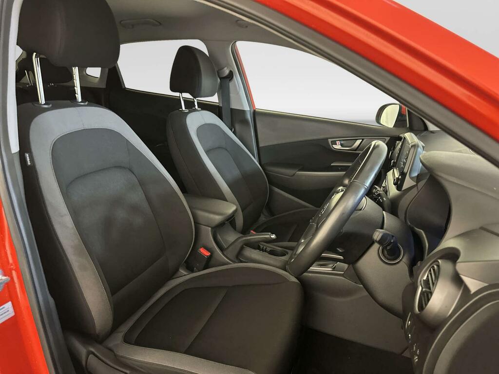 Hyundai Kona Hatchback Silver #11