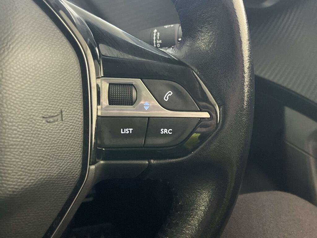 Peugeot 2008 2008 Allure Premium Puretech Ss White #17