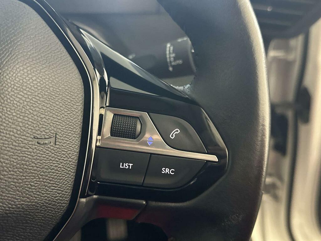 Peugeot 2008 1.2 Puretech Active Premium-plus White #17