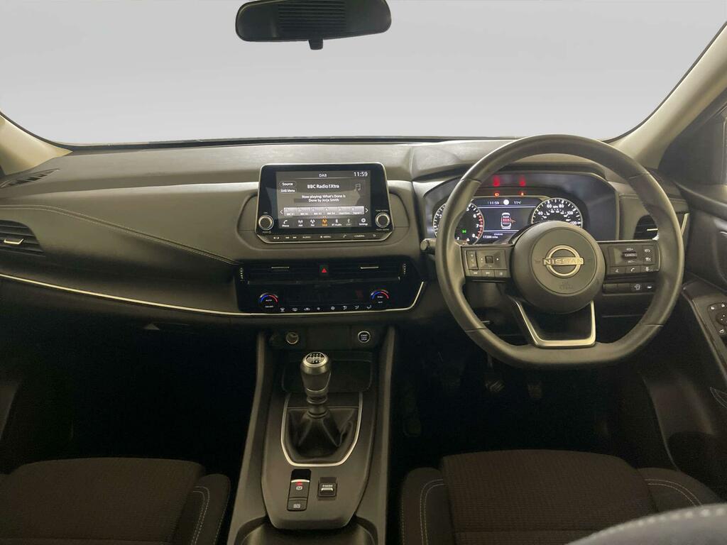 Nissan Qashqai 1.3 Dig-t Mhev Acenta Premium Suv Hybri DS73SNJ Grey #2