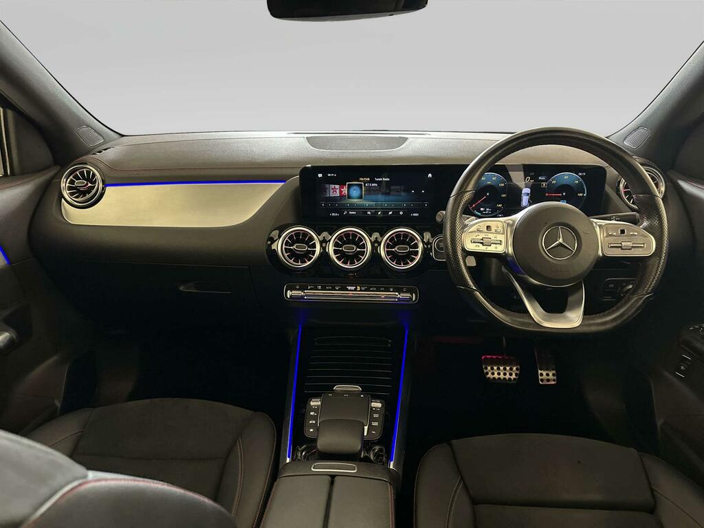 Mercedes-Benz EQA Eqa 250 66.5Kwh Amg Line Premium Suv Electri Black #2