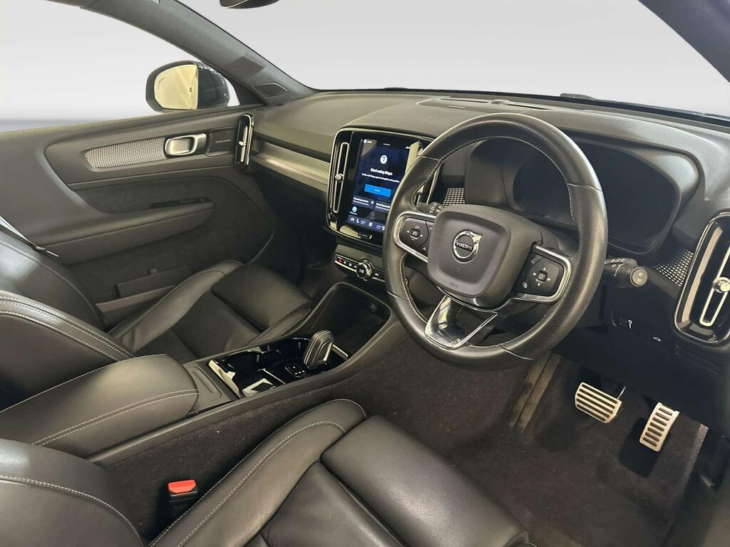Volvo XC40 R Design Red #14