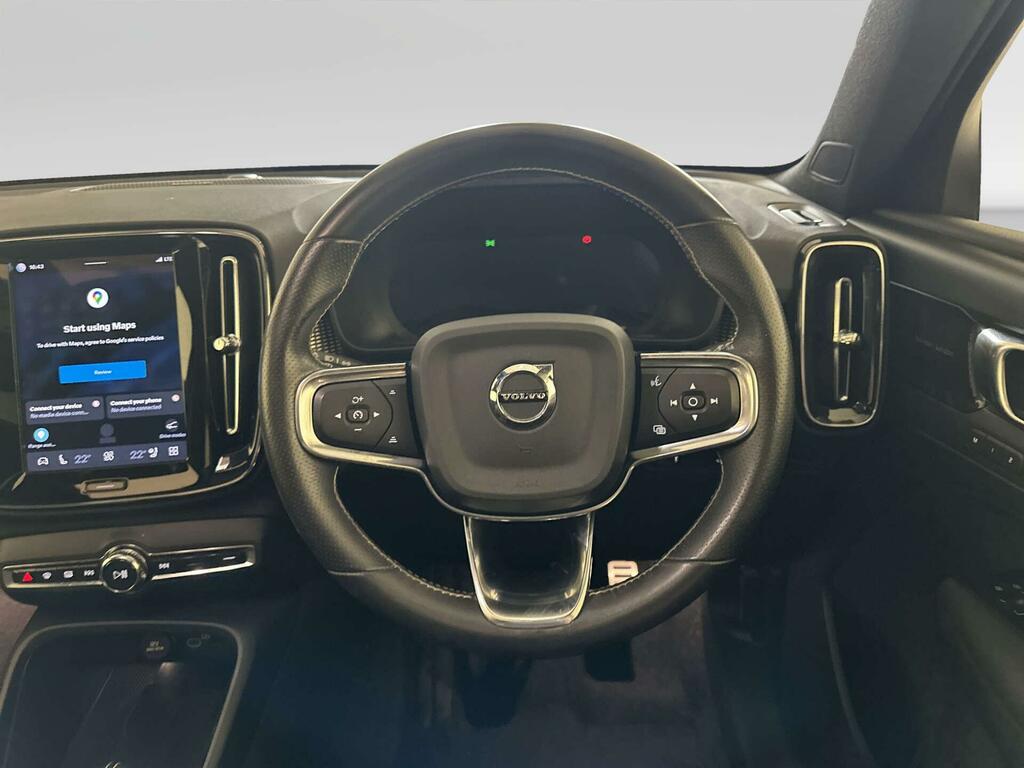 Volvo XC40 R Design Red #15
