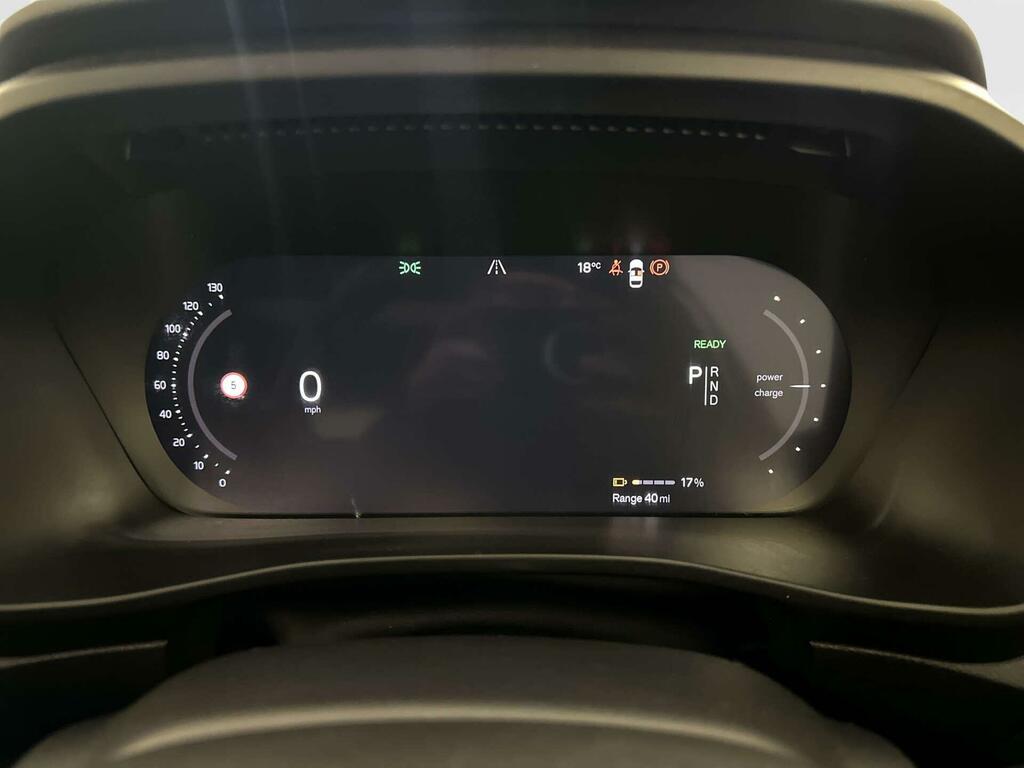 Volvo XC40 R Design Red #17