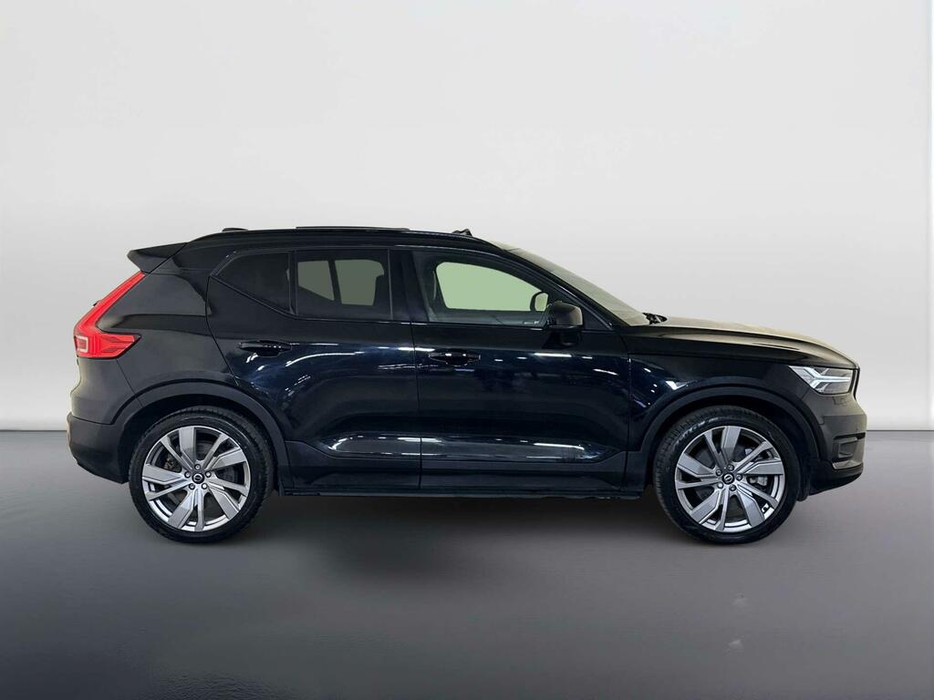 Volvo XC40 R Design Red #9