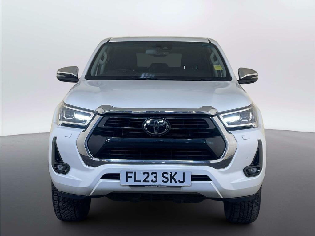 Toyota HILUX 2.4 D-4d Invincible Pickup Double Cab A White #3
