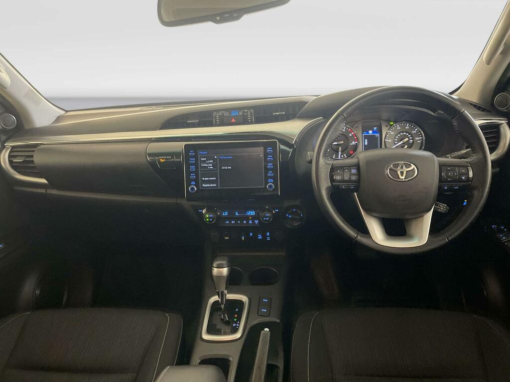 Toyota HILUX 2.4 D-4d Invincible Pickup Double Cab A White #2
