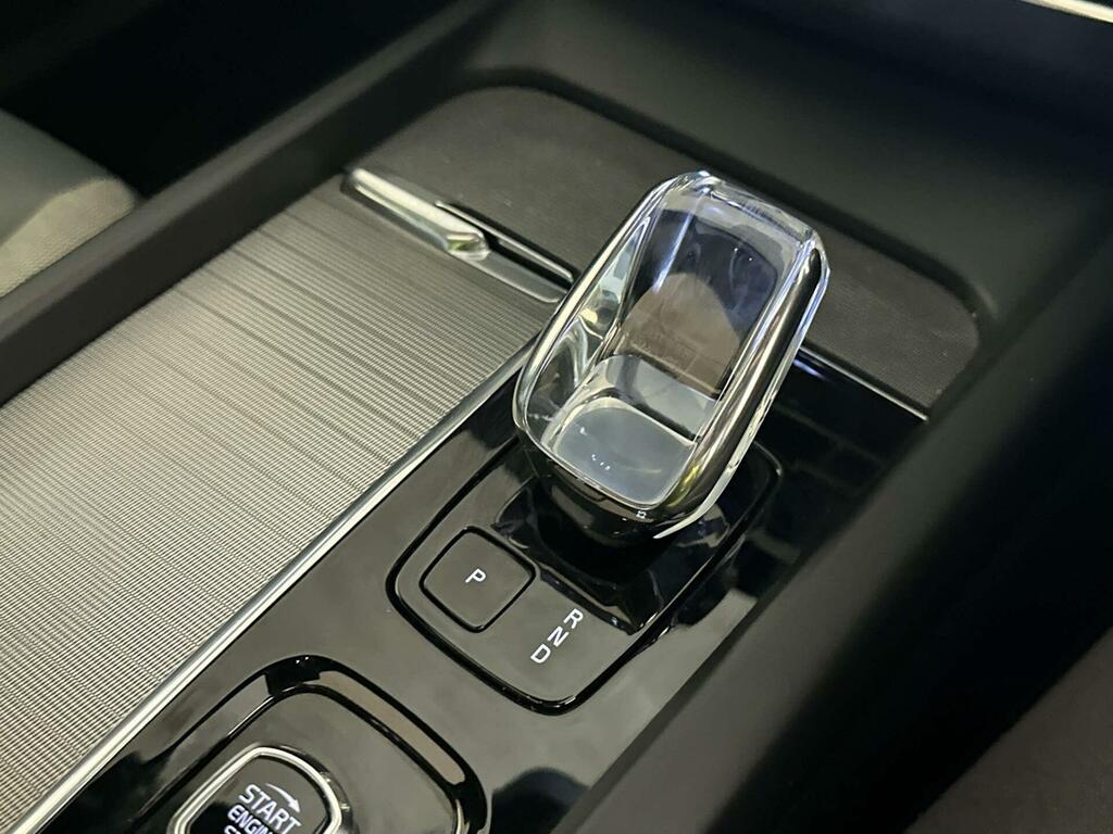 Volvo XC60 Plus Red #24