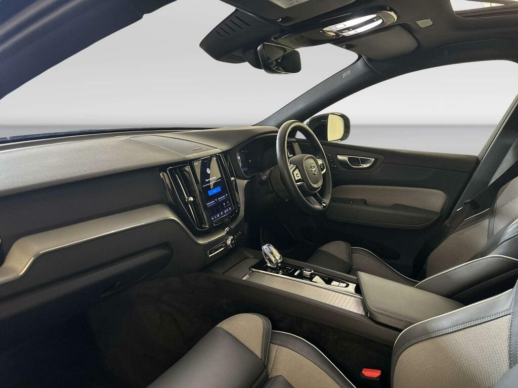 Volvo XC60 Plus Red #10