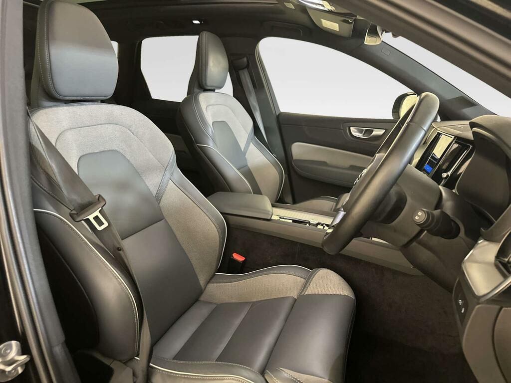 Volvo XC60 Plus Red #11