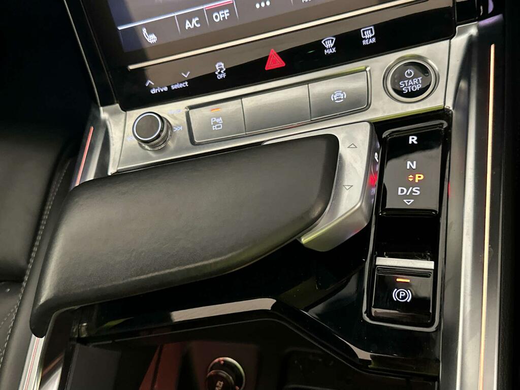 Audi E-tron Quattro Base Black #25