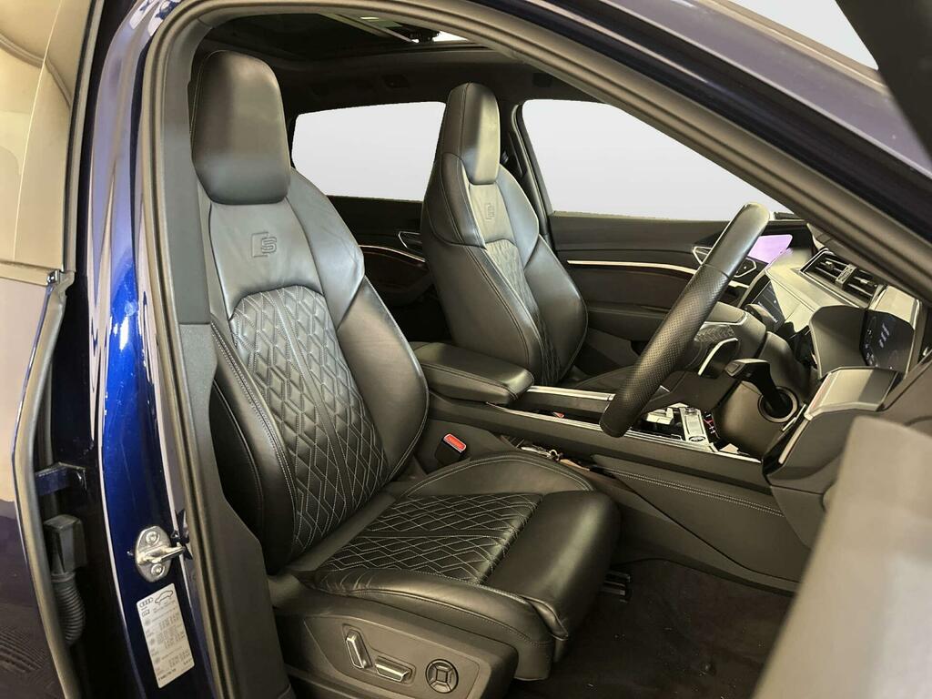 Audi E-tron Quattro Base Black #11