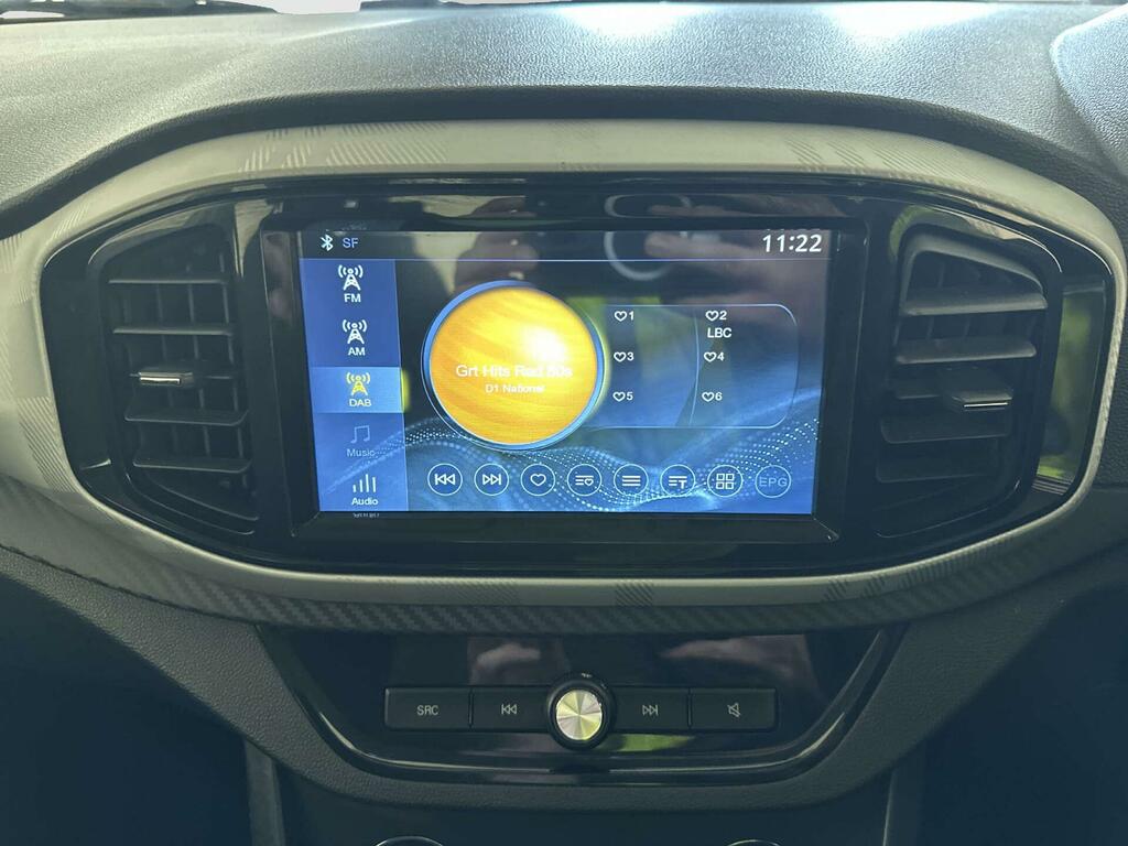 MG MG3 Exclusive Nav White #19