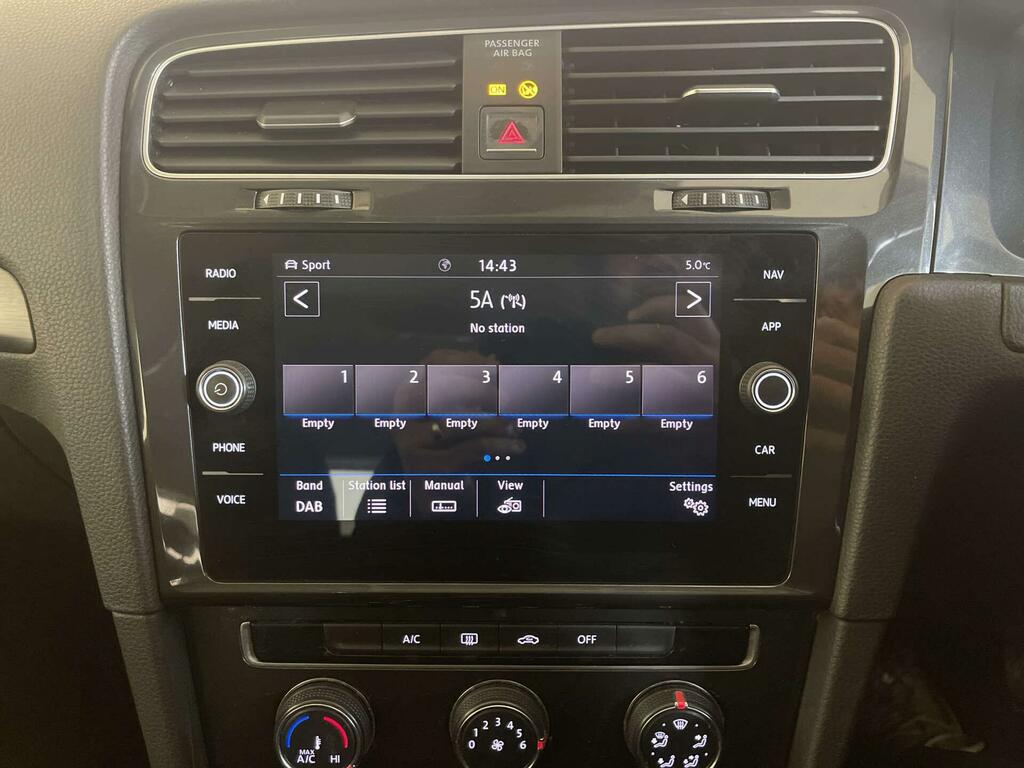 Volkswagen Golf Se White #17