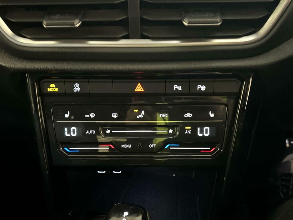 Volkswagen T-Roc Active Black #22