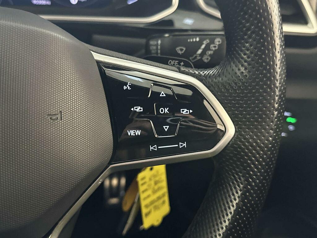 Volkswagen T-Roc Active Black #17