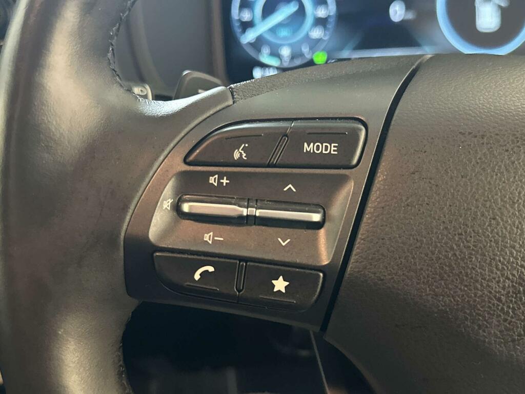Hyundai Kona Hatchback White #15