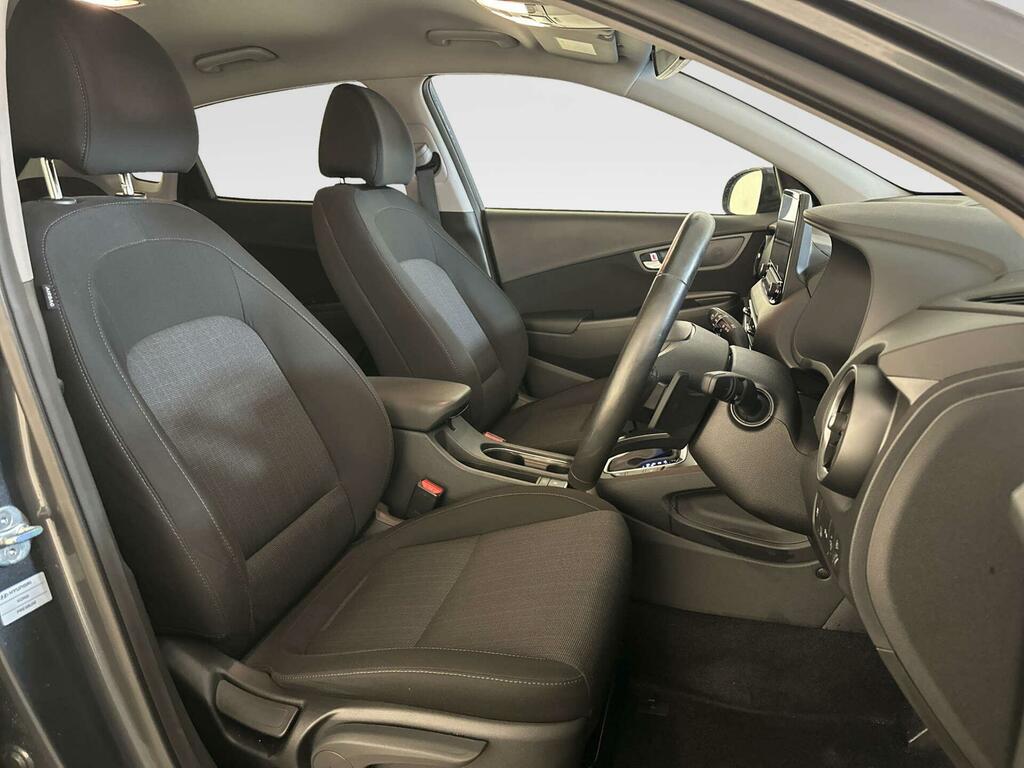 Hyundai Kona Hatchback White #11