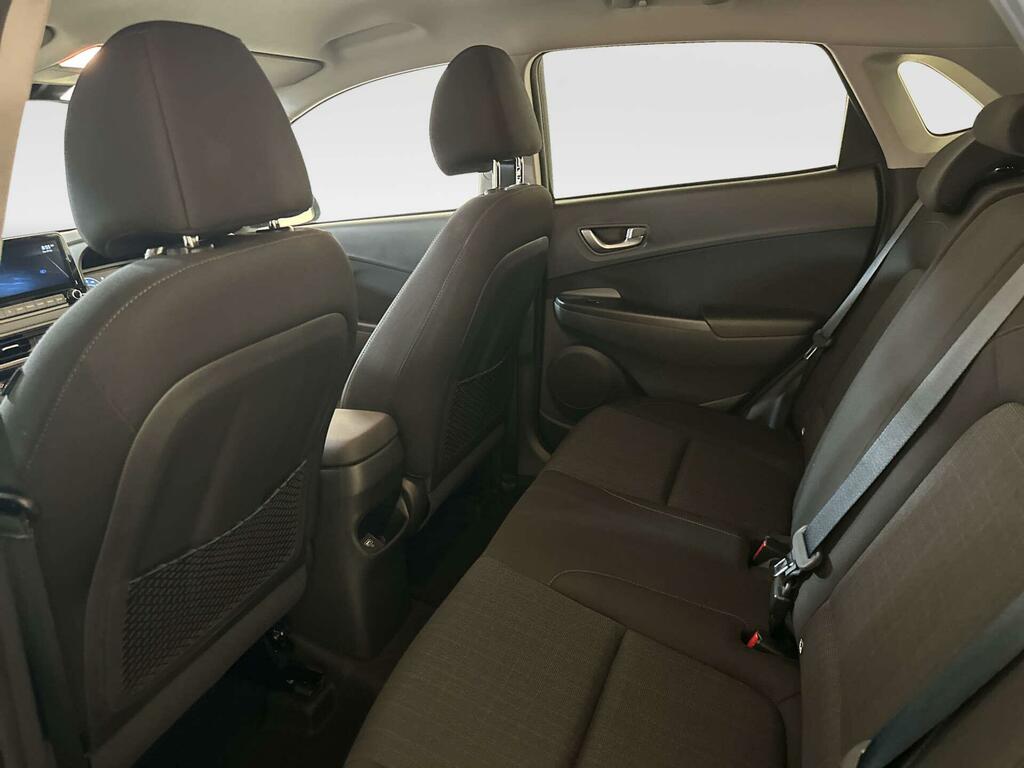 Hyundai Kona Hatchback White #12