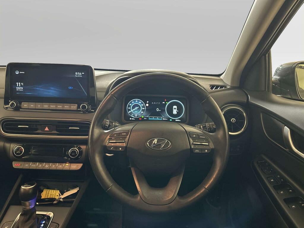 Hyundai Kona Hatchback White #14