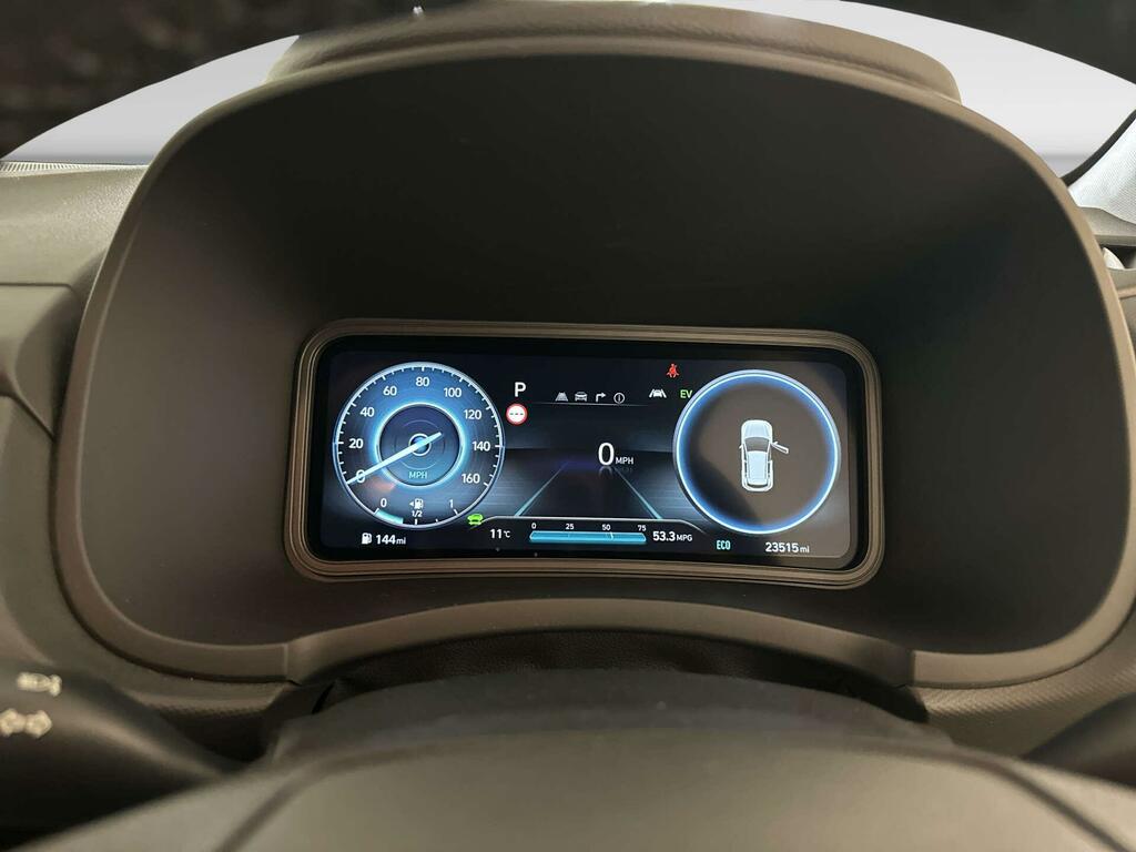 Hyundai Kona Hatchback White #16