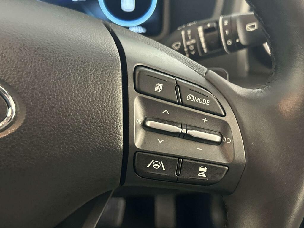Hyundai Kona Hatchback White #17