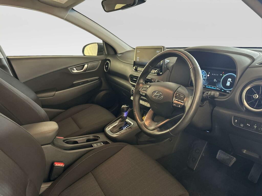 Hyundai Kona Hatchback White #13