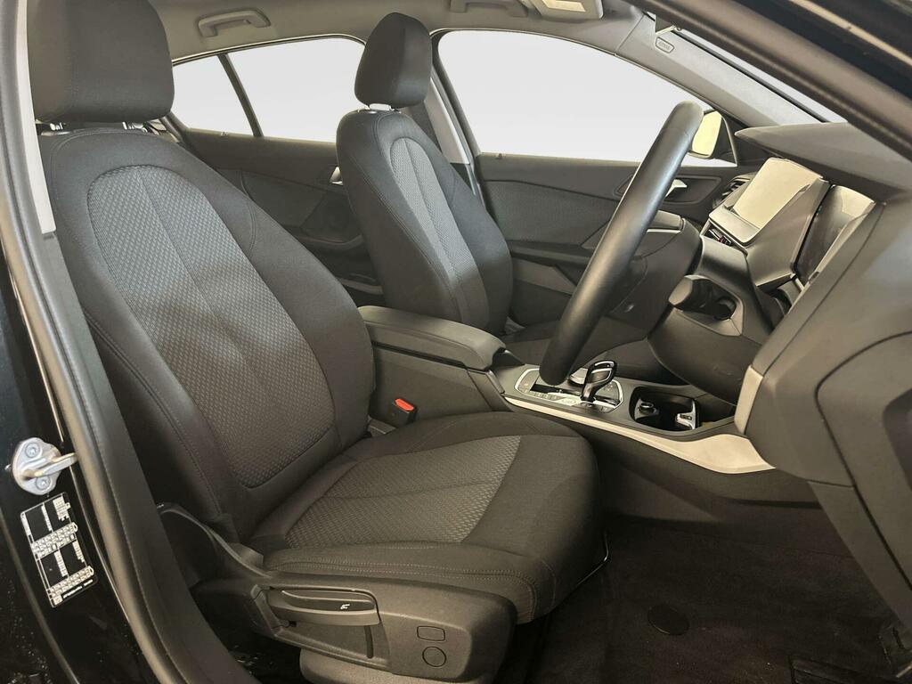 BMW 1 Series Se White #10