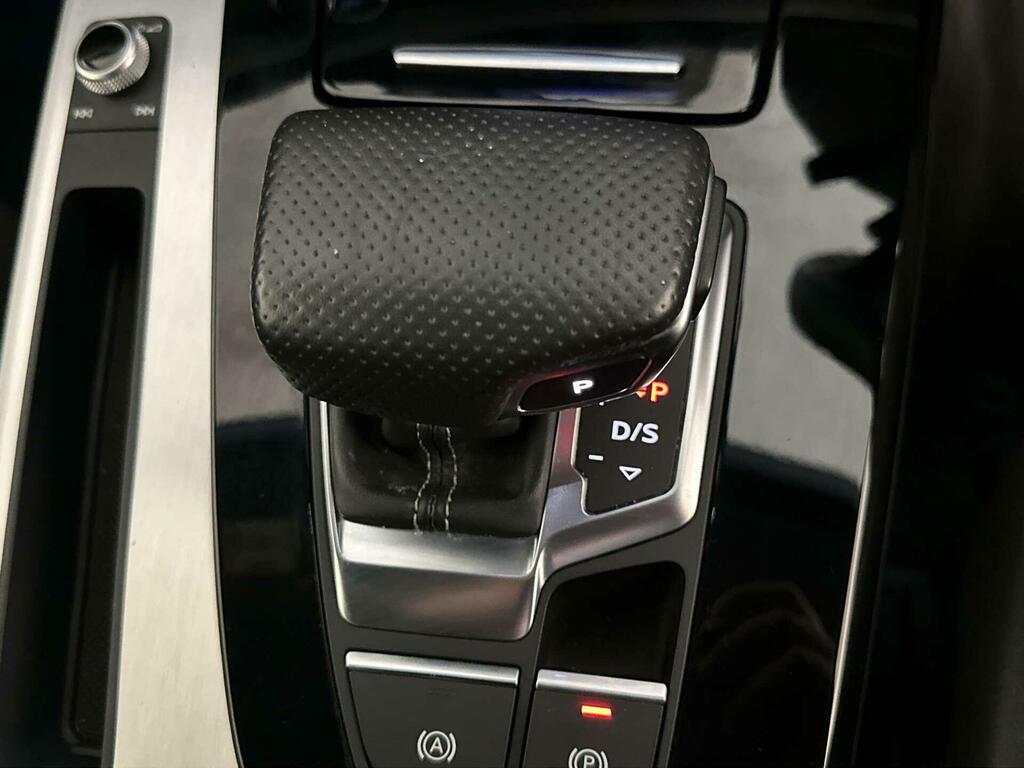 Audi Q5 S Line Black #23