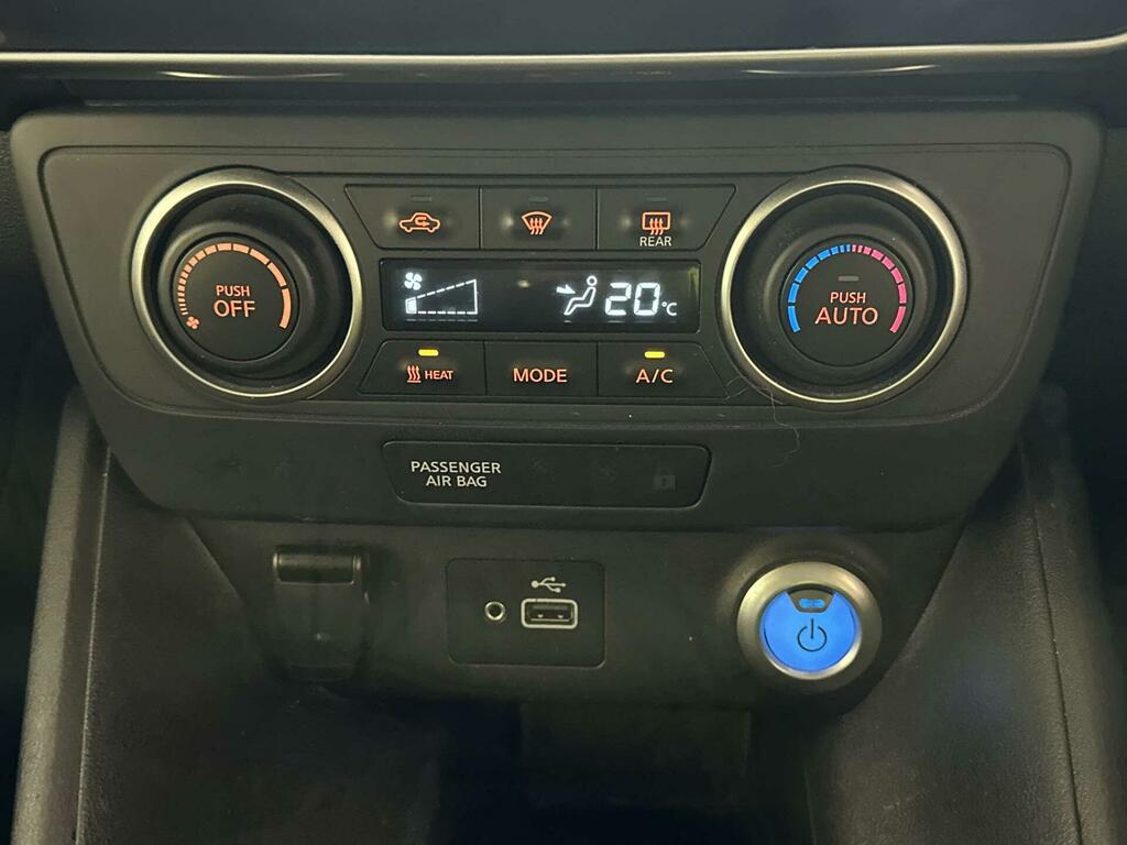 Nissan Leaf 40Kwh Tekna Hatchback 150 Ps Blue #22