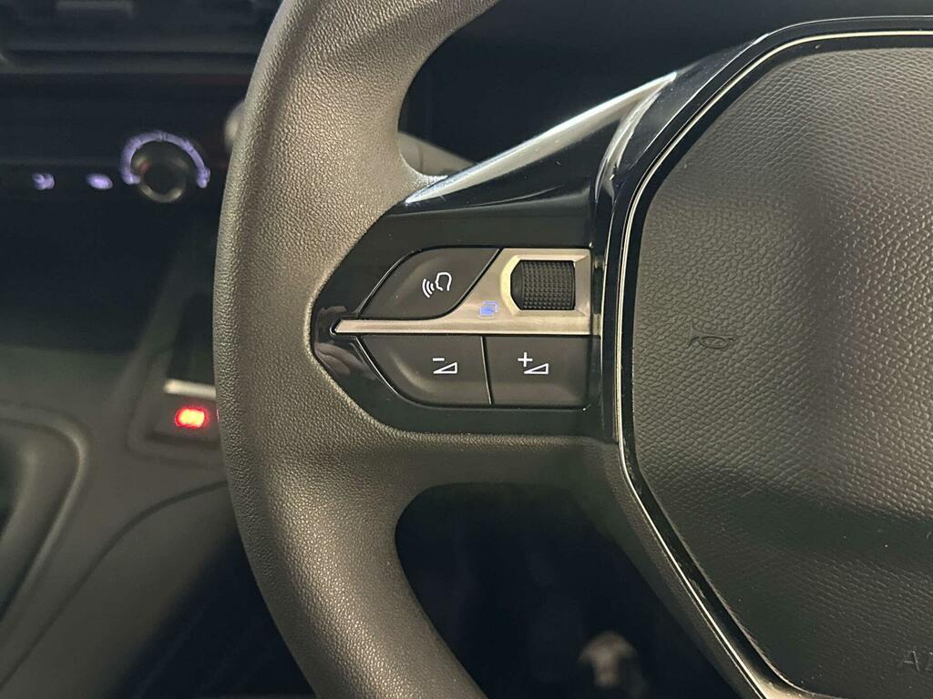 Peugeot Partner Mpv White #14