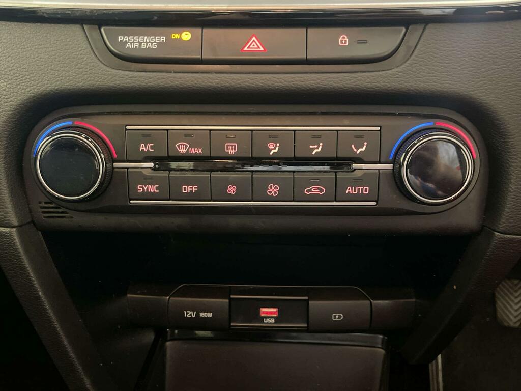Kia Ceed 1.5 T Gdi 3 Hatchback Red #22