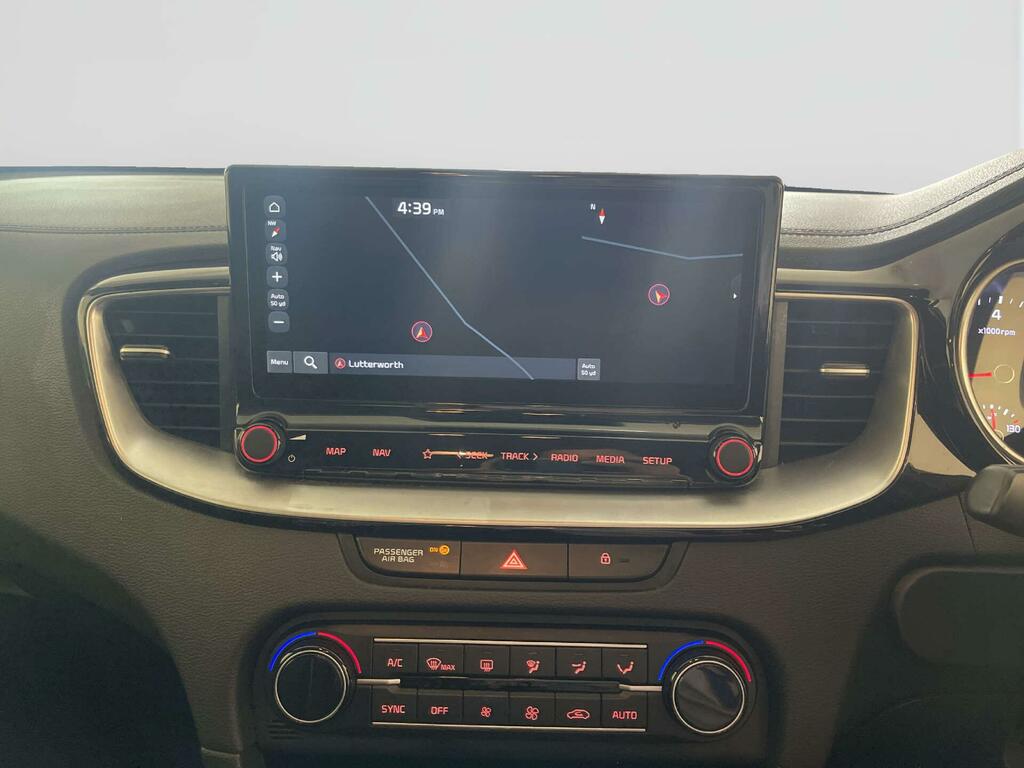 Kia Ceed 1.5 T Gdi 3 Hatchback Red #19