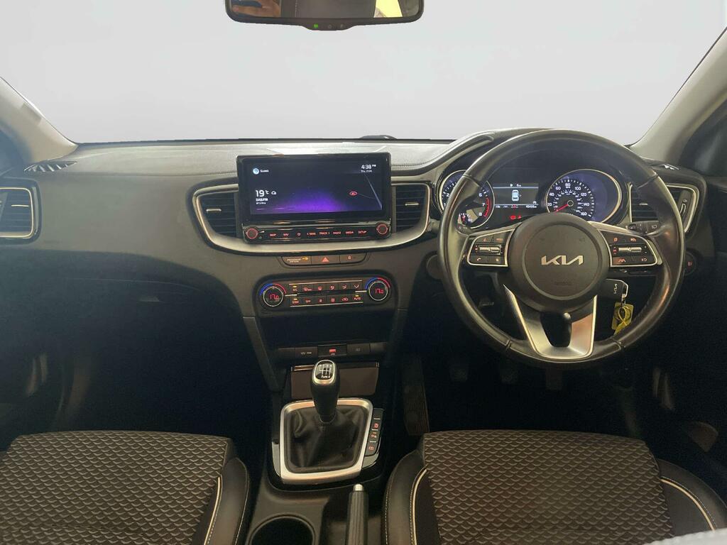 Kia Ceed 1.5 T-gdi 3 Hatchback Euro 6 S Silver #2