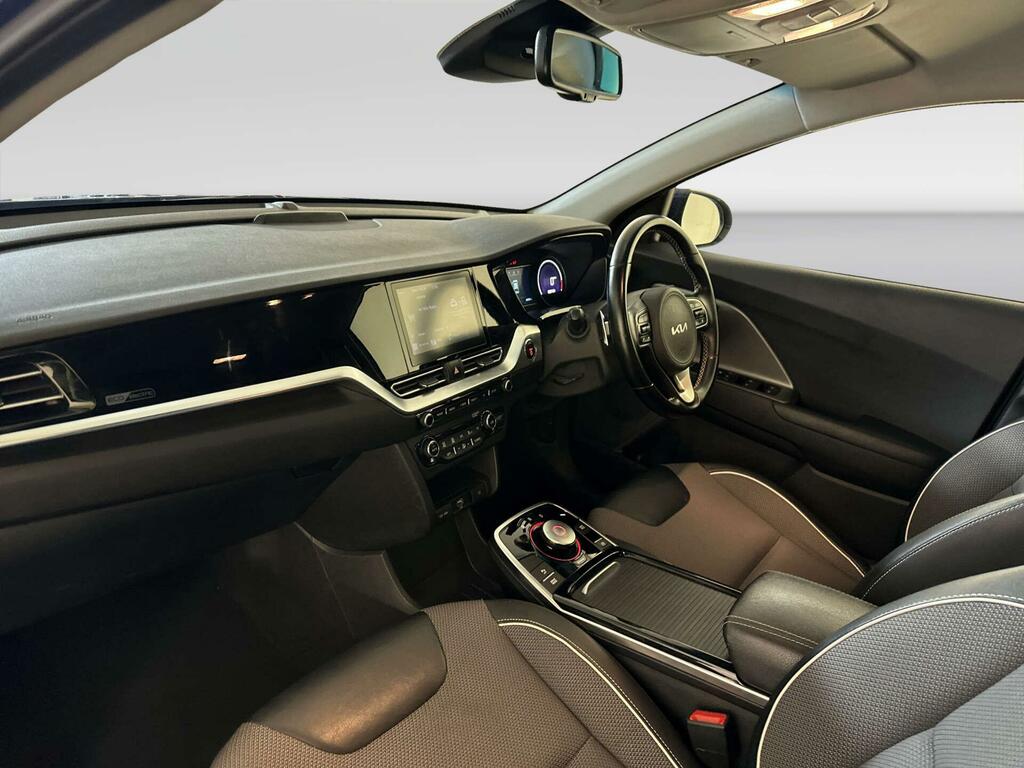 Kia e-Niro 64.8Kwh 4 Suv White #10